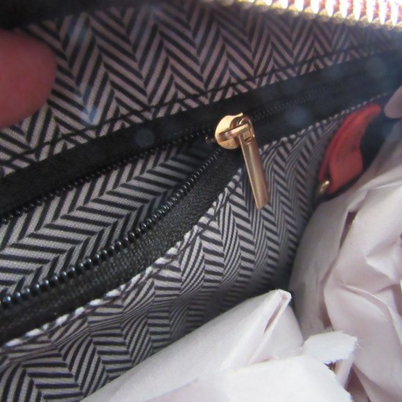 Small Vegan Purse - Picture 5 of 6